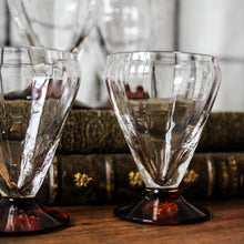 Charger l'image dans la galerie, Verres anciens en cristal soufflé Art Déco