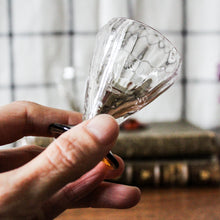 Charger l'image dans la galerie, Verres anciens en cristal soufflé Art Déco