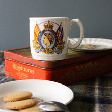 Charger l'image dans la galerie, Tasse, mug Queen Elizabeth II
