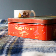 Charger l'image dans la galerie, Boîte anglaise ancienne, Riley's Toffee