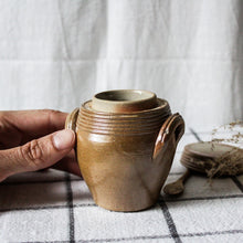 Charger l'image dans la galerie, Petit pot à moutarde en grès vintage