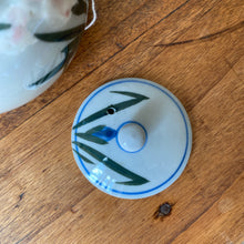 Charger l'image dans la galerie, Petite théière asiatique artisanale vintage