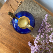 Charger l'image dans la galerie, Vaporisateur en verre bleu ancien