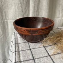 Charger l'image dans la galerie, Cache-pot en terre cuite vintage