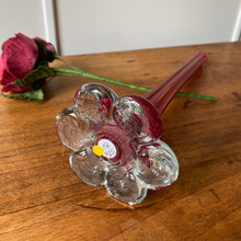 Charger l'image dans la galerie, Grand soliflore rouge vintage en verre