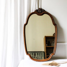 Charger l'image dans la galerie, Miroir en bois vintage