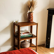 Charger l'image dans la galerie, Meuble d'appoint en bois brut