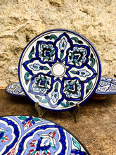 Charger l&#39;image dans la galerie, Assiette à entrée bleue tunisienne
