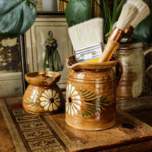 Charger l'image dans la galerie, Pichets en poterie d'Alsace vintage