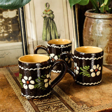 Charger l'image dans la galerie, Mugs en poterie d'Alsace