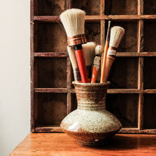 Charger l'image dans la galerie, Vase en grès moucheté vintage