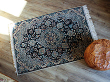 Charger l'image dans la galerie, Tapis d'Orient Naïn vintage