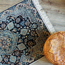 Charger l'image dans la galerie, Tapis d'Orient Naïn vintage