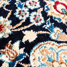 Charger l'image dans la galerie, Tapis d'Orient Naïn vintage