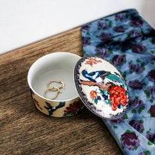 Charger l'image dans la galerie, Boite à bijoux ronde en porcelaine vintage