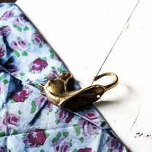 Charger l'image dans la galerie, Porte torchon laiton ancien