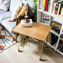 Charger l'image dans la galerie, Desserte porte-vinyles vintage sur roulettes