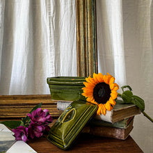 Charger l'image dans la galerie, Terrine en poterie vintage