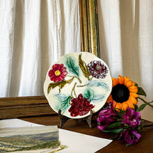 Charger l'image dans la galerie, Assiette à dessert en barbotine