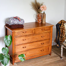 Charger l'image dans la galerie, Commode en rotin vintage