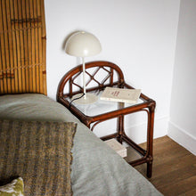 Charger l'image dans la galerie, Table de nuit en rotin