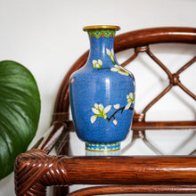 Charger l'image dans la galerie, Petit vase en laiton cloisonné