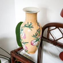 Charger l'image dans la galerie, Vase asiatique vintage