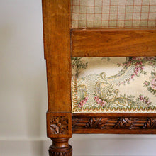 Charger l'image dans la galerie, Fauteuil sculpté style Louis XVI