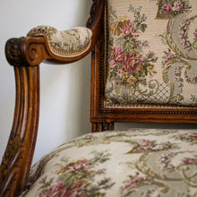Charger l'image dans la galerie, Fauteuil sculpté style Louis XVI