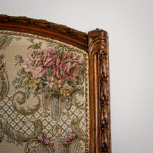 Charger l'image dans la galerie, Fauteuil sculpté style Louis XVI