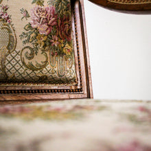 Charger l'image dans la galerie, Fauteuil sculpté style Louis XVI