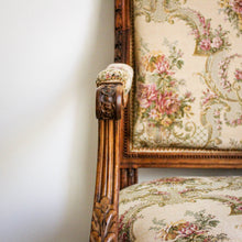 Charger l'image dans la galerie, Fauteuil style Louis XVI