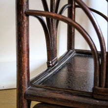 Charger l'image dans la galerie, Meuble d'appoint en rotin