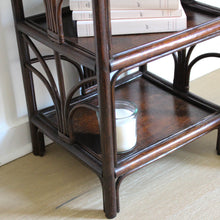 Charger l'image dans la galerie, Meuble d'appoint en rotin