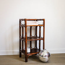 Charger l'image dans la galerie, Meuble d'appoint en rotin