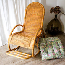 Charger l'image dans la galerie, Rocking-chair en rotin vintage