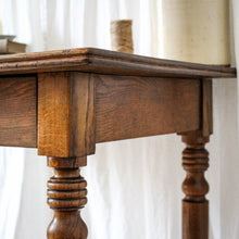 Charger l'image dans la galerie, Bureau en bois brut ancien