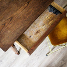 Charger l'image dans la galerie, Bureau en bois brut ancien