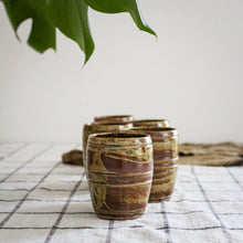 Charger l'image dans la galerie, Gobelets en grès vintage