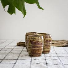 Charger l'image dans la galerie, Verres en grès artisanal et vintage