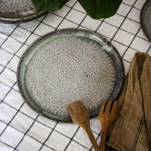 Charger l'image dans la galerie, Plat à gâteau en grès La Vallée Noire