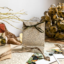 Charger l'image dans la galerie, Pochette upcyclée "pimpe ton paquet cadeau"