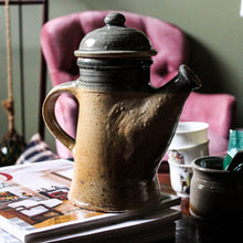 Charger l'image dans la galerie, Théière en grès émaillé poterie artisanale vintage