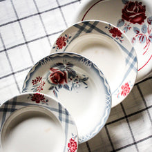 Charger l'image dans la galerie, 4 Assiettes creuses en faïence dépareillées vintage brocante Montrouge