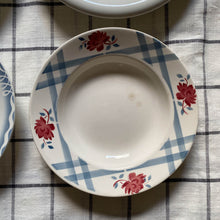 Charger l'image dans la galerie, Assiettes creuses en faïence dépareillées x4