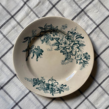 Charger l'image dans la galerie, Assiettes plates dépareillées x2