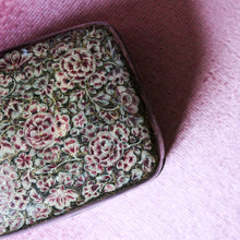 Charger l'image dans la galerie, Boîte indienne vintage en papier mâché