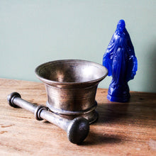 Charger l'image dans la galerie, Bénitier ancien et son goupillon