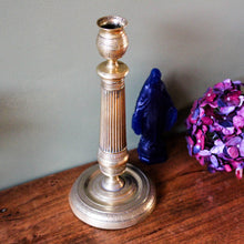 Charger l'image dans la galerie, bougeoir en laiton ciselé vintage