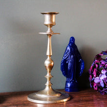 Charger l'image dans la galerie, chandelier doré, bougeoir laiton ancien vintage